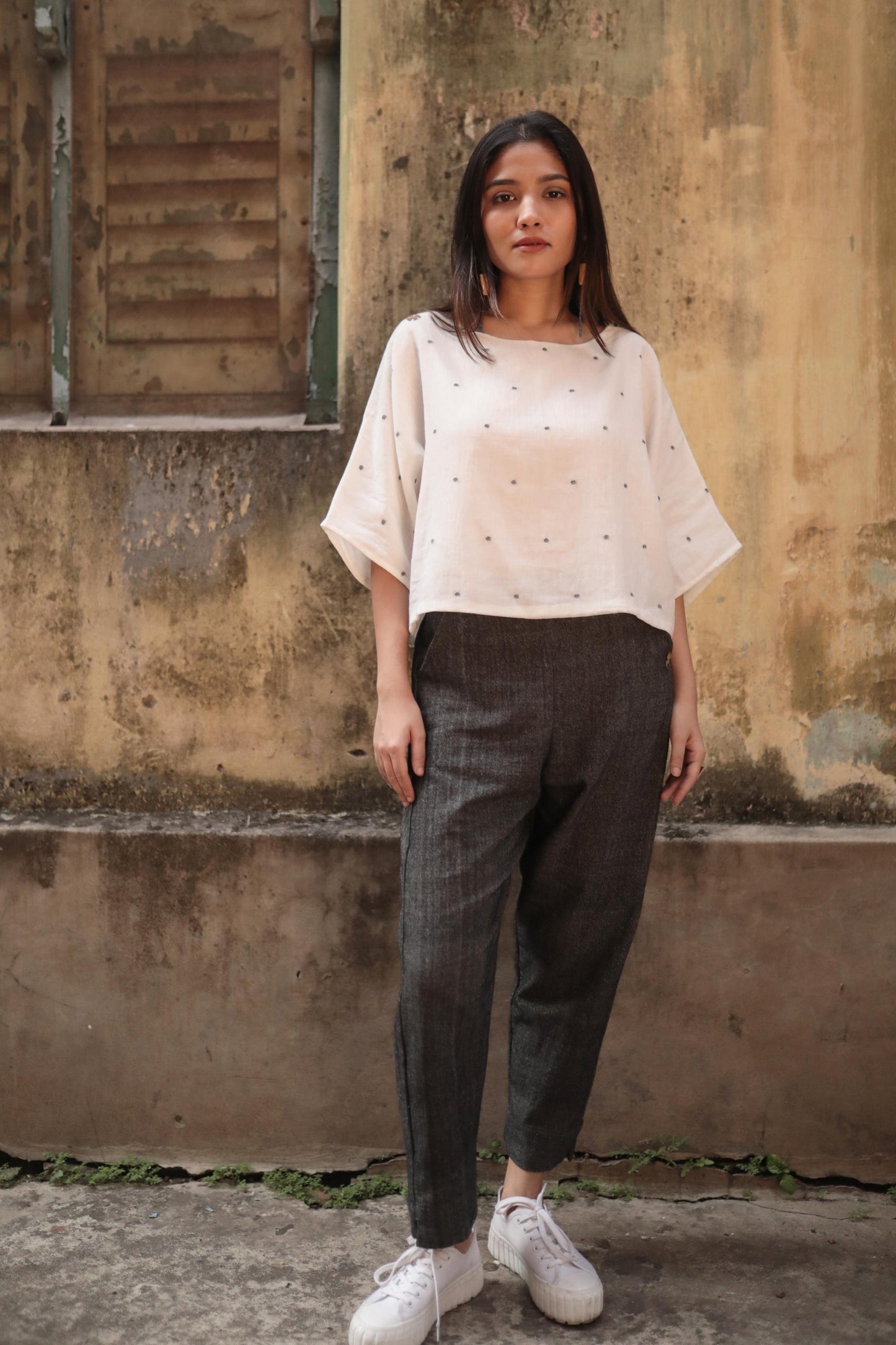 dudh shada crop top