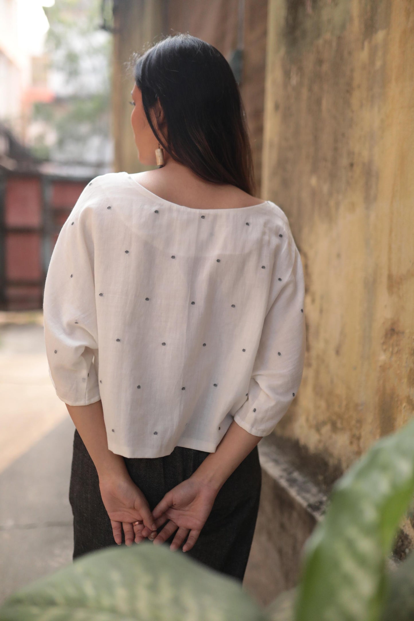 dudh shada crop top