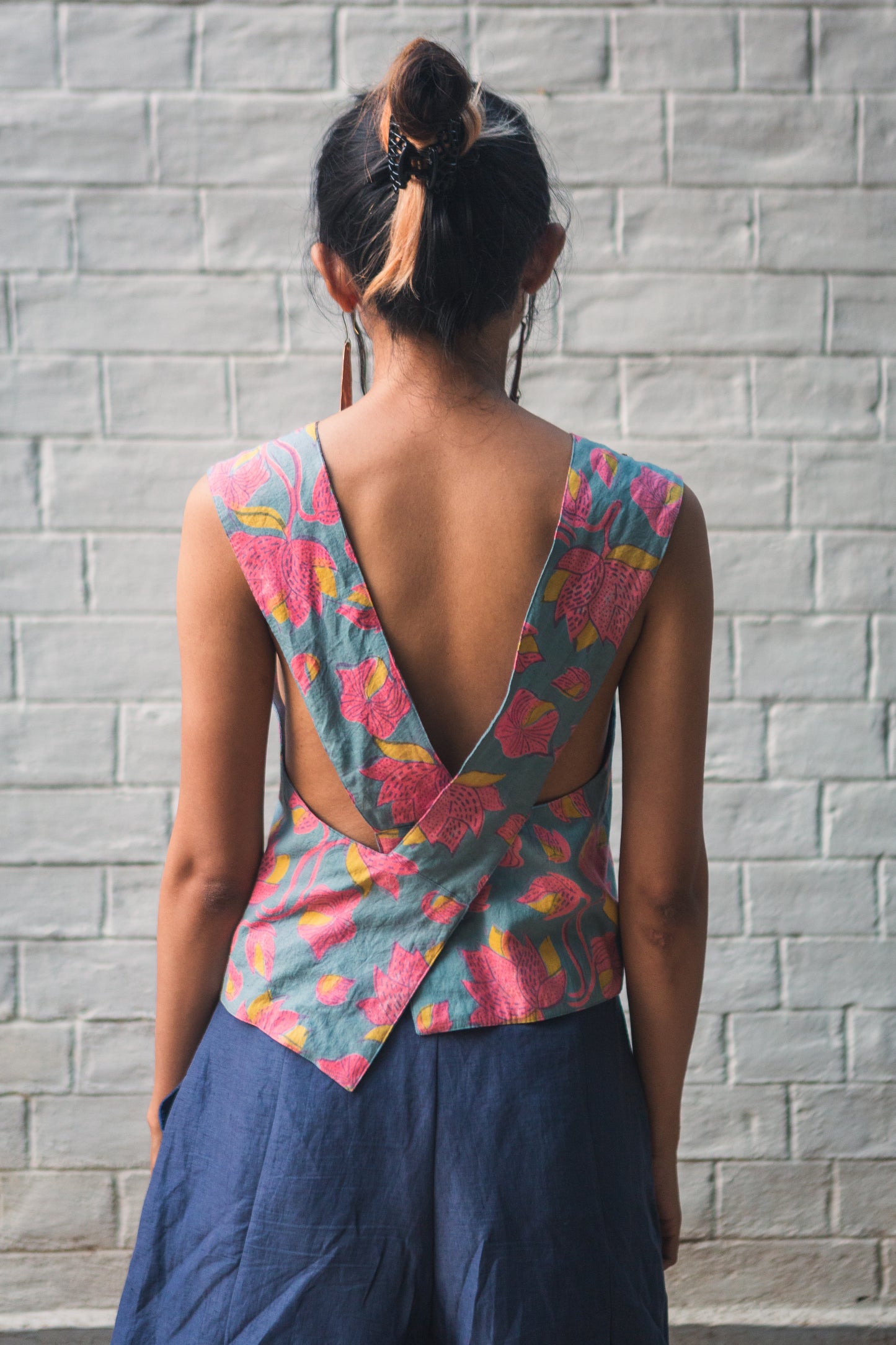 shapla v-neck crop top