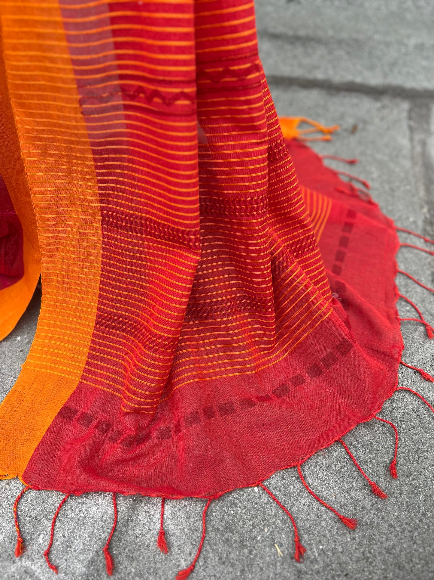 red jhaank-parshey saree