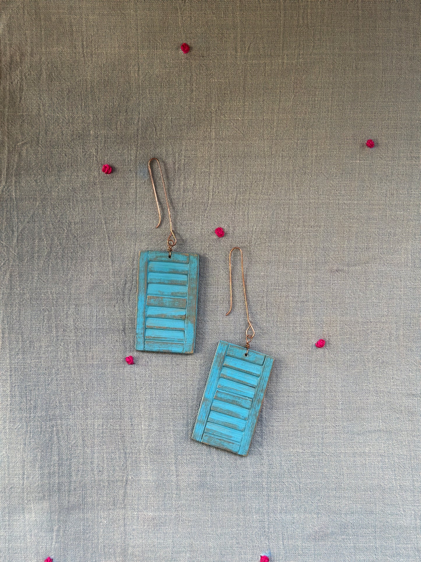 wooden khorkhori earrings