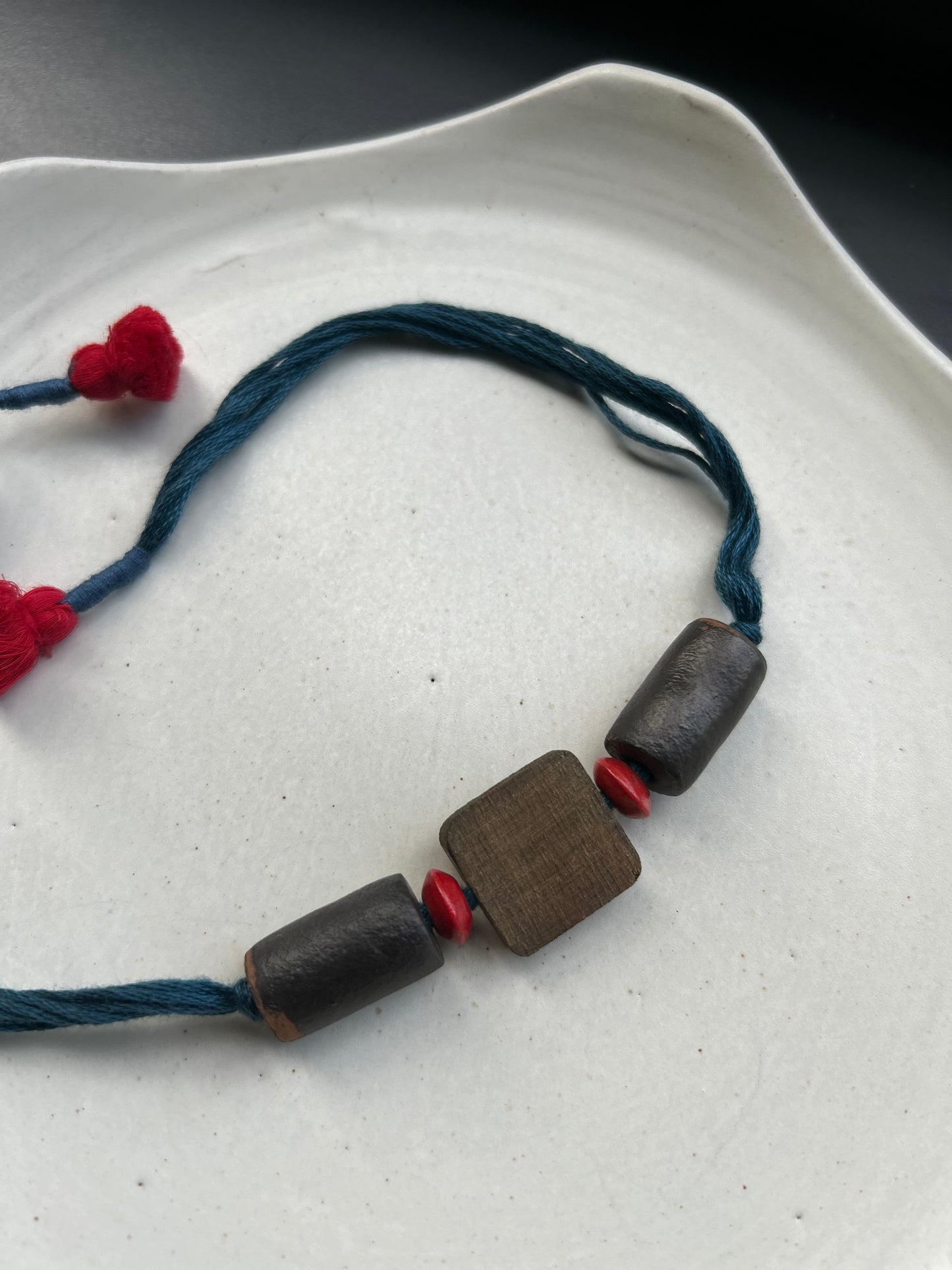 fuchsia black beads bracelet