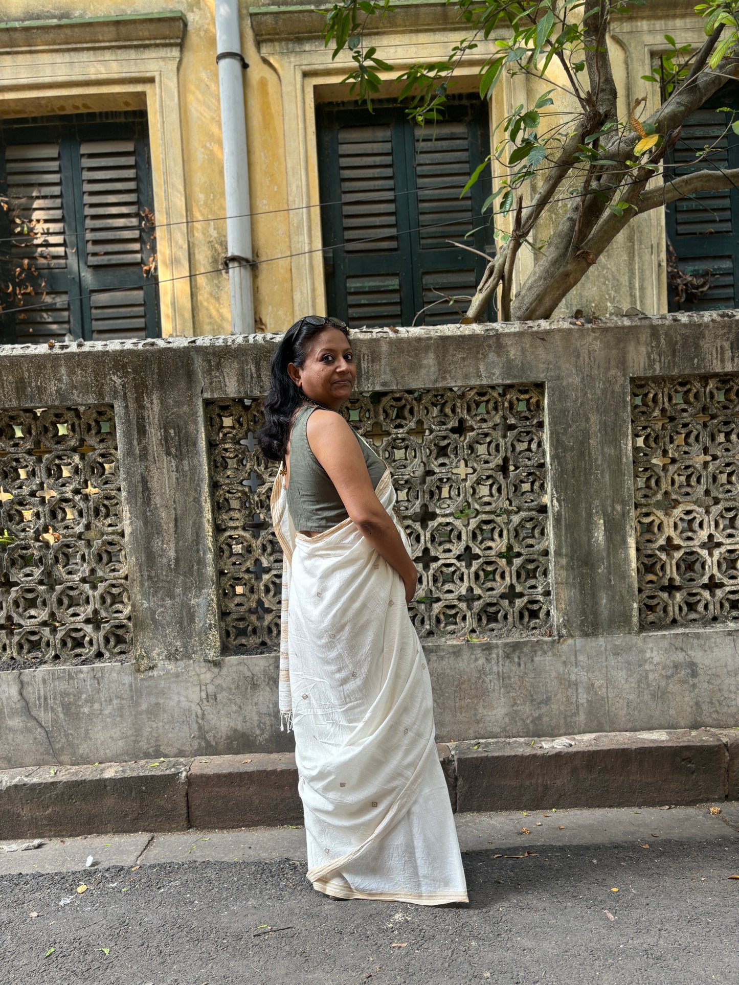white bengal bhujodi saree