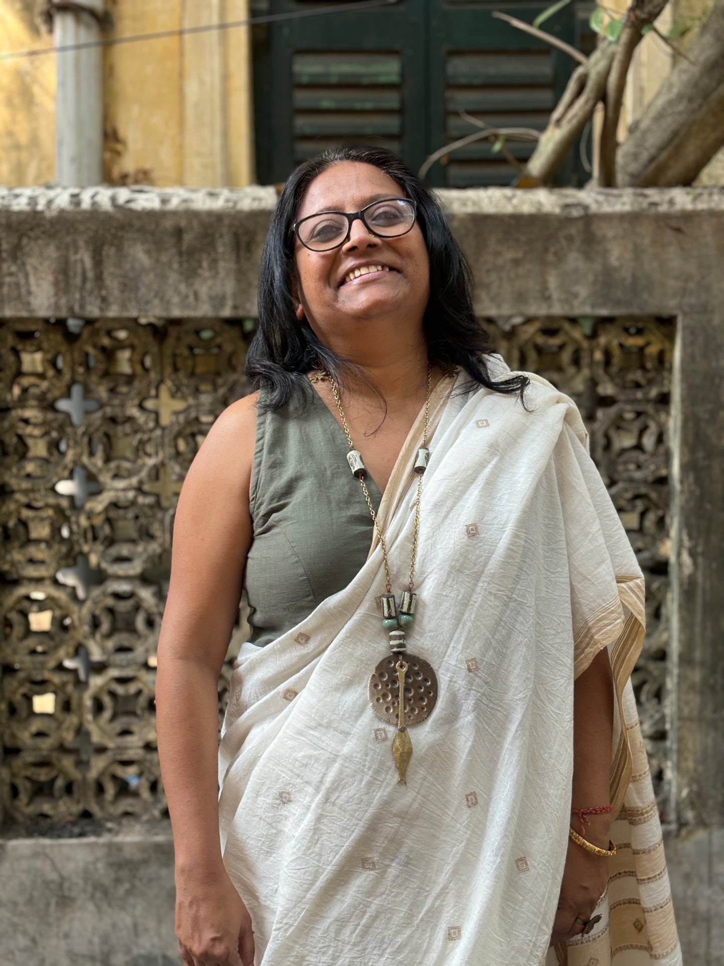 white bengal bhujodi saree