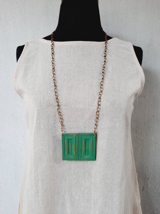 green dorja neckpiece