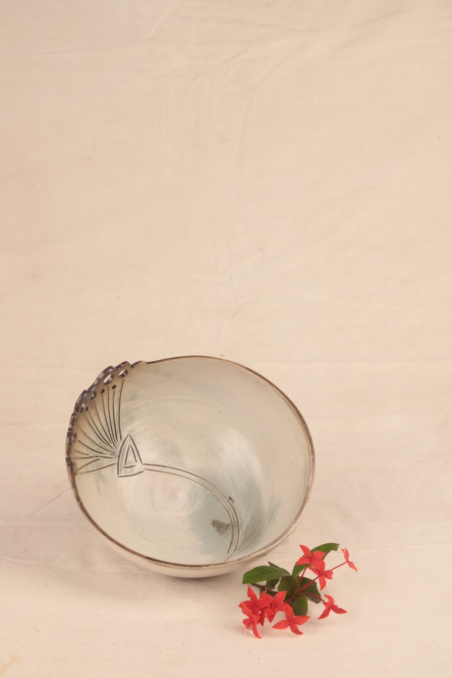 single flower jafri bowl - choto